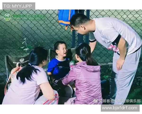 少儿足球培训聚焦未来球星成长全面提升技战术与团队合作能力