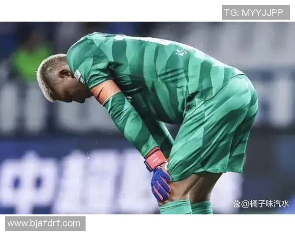 足球明星日常分享：用脚踢出梦想，生活也在不断超越自我